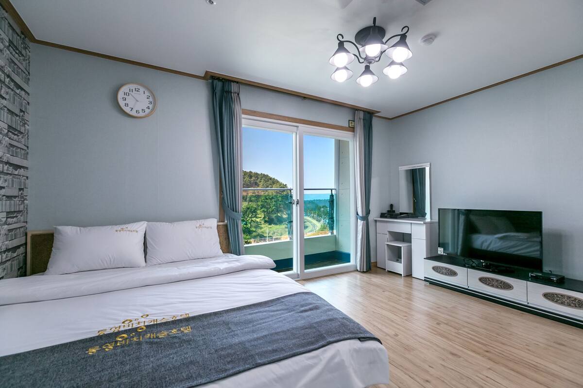 Habitación doble estándar | Ropa de cama de alta calidad y wifi gratis