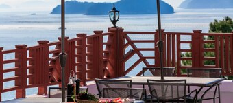 Tongyeong Beach Castle Hotel