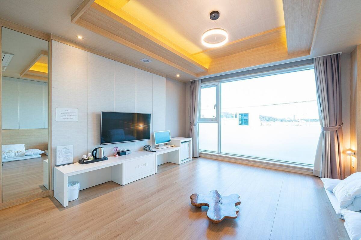 Down comforters, blackout drapes, free WiFi, bed sheets