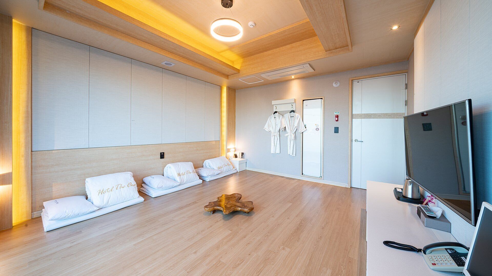 traditional room, harbour view | down duvets, blackout curtains, free wifi, bed sheets