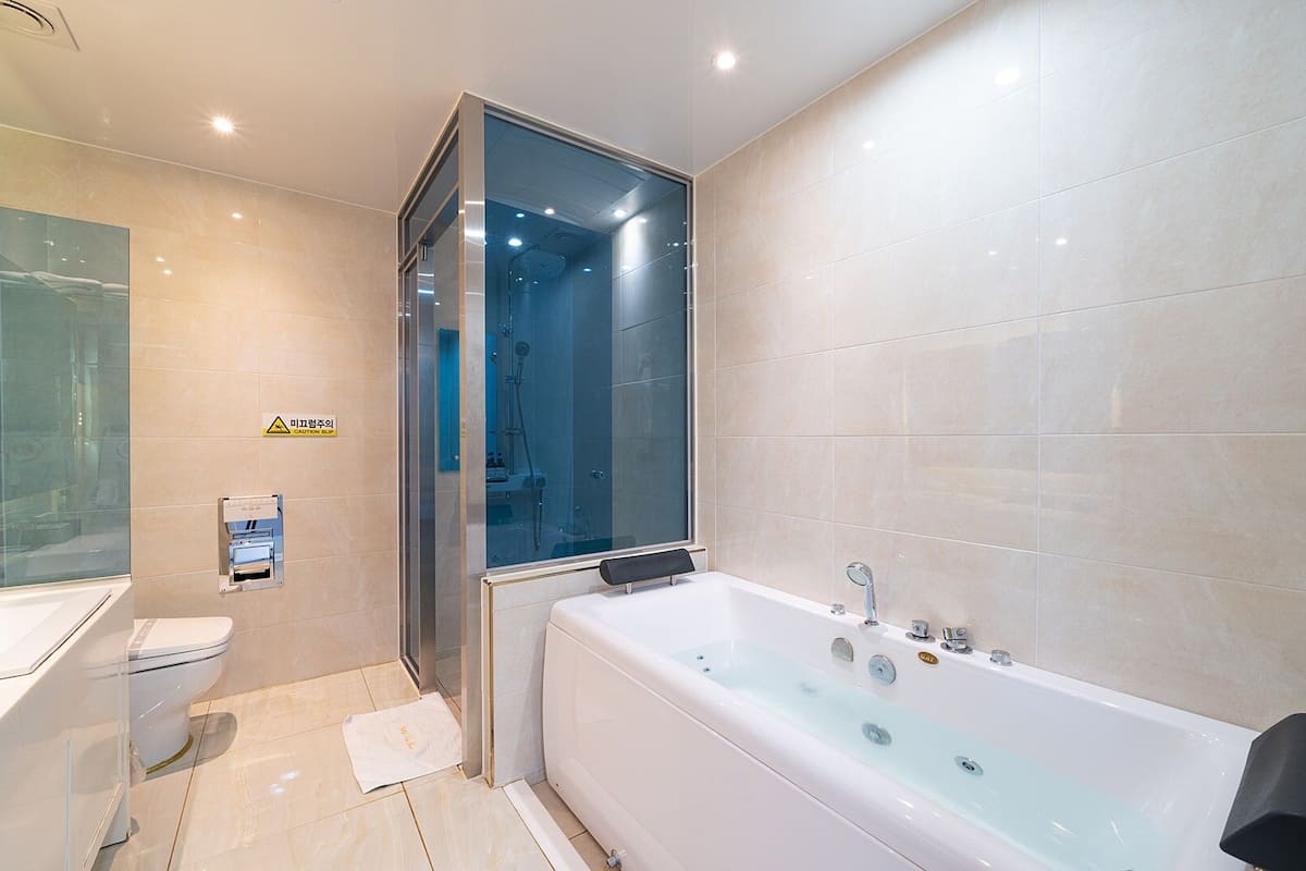 down duvets, blackout curtains, free wifi, bed sheets