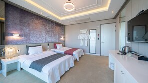 Deluxe Twin Room, 2 Twin Beds, Harbor View | Down comforters, blackout drapes, free WiFi, bed sheets - Hotel the One Yeosu (Yeosu)