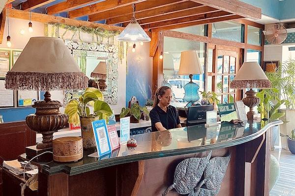 Concierge desk
