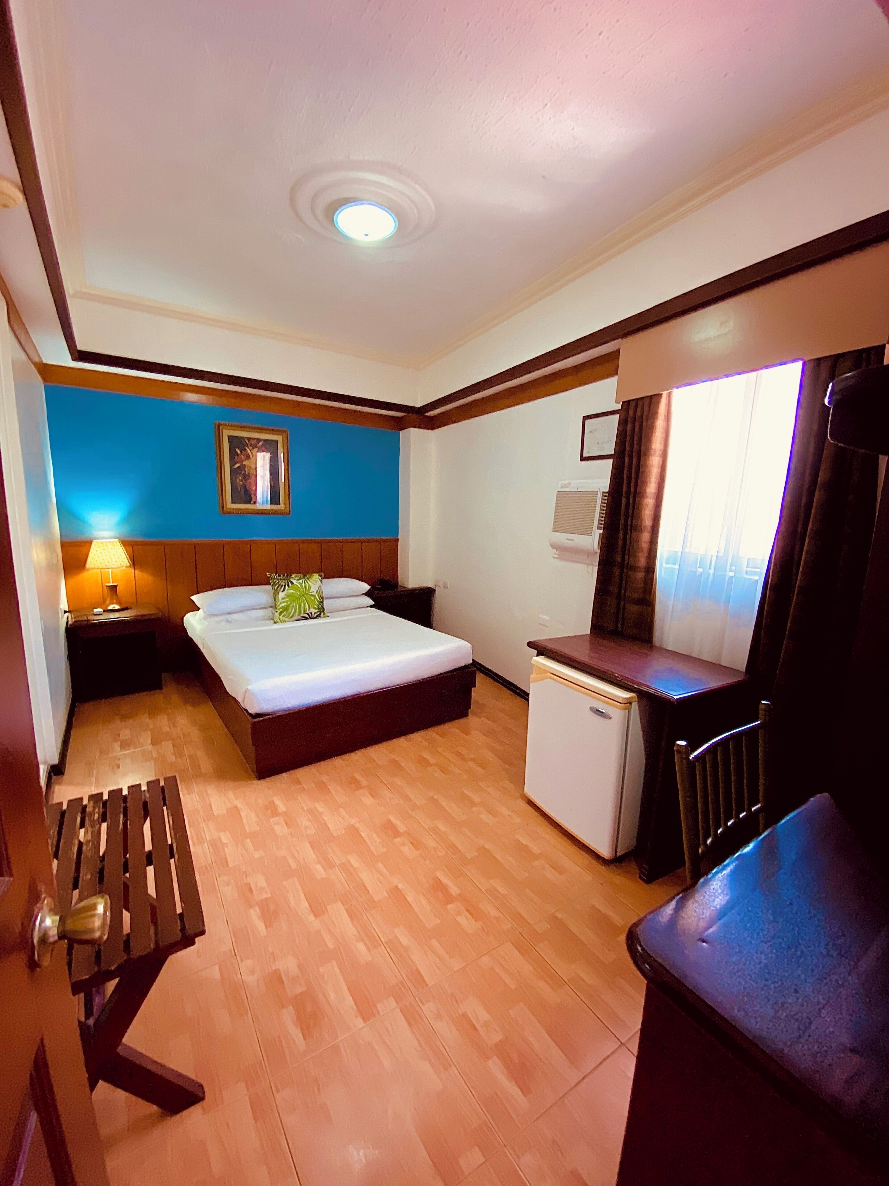 desk, iron/ironing board, cots/infant beds, free wifi