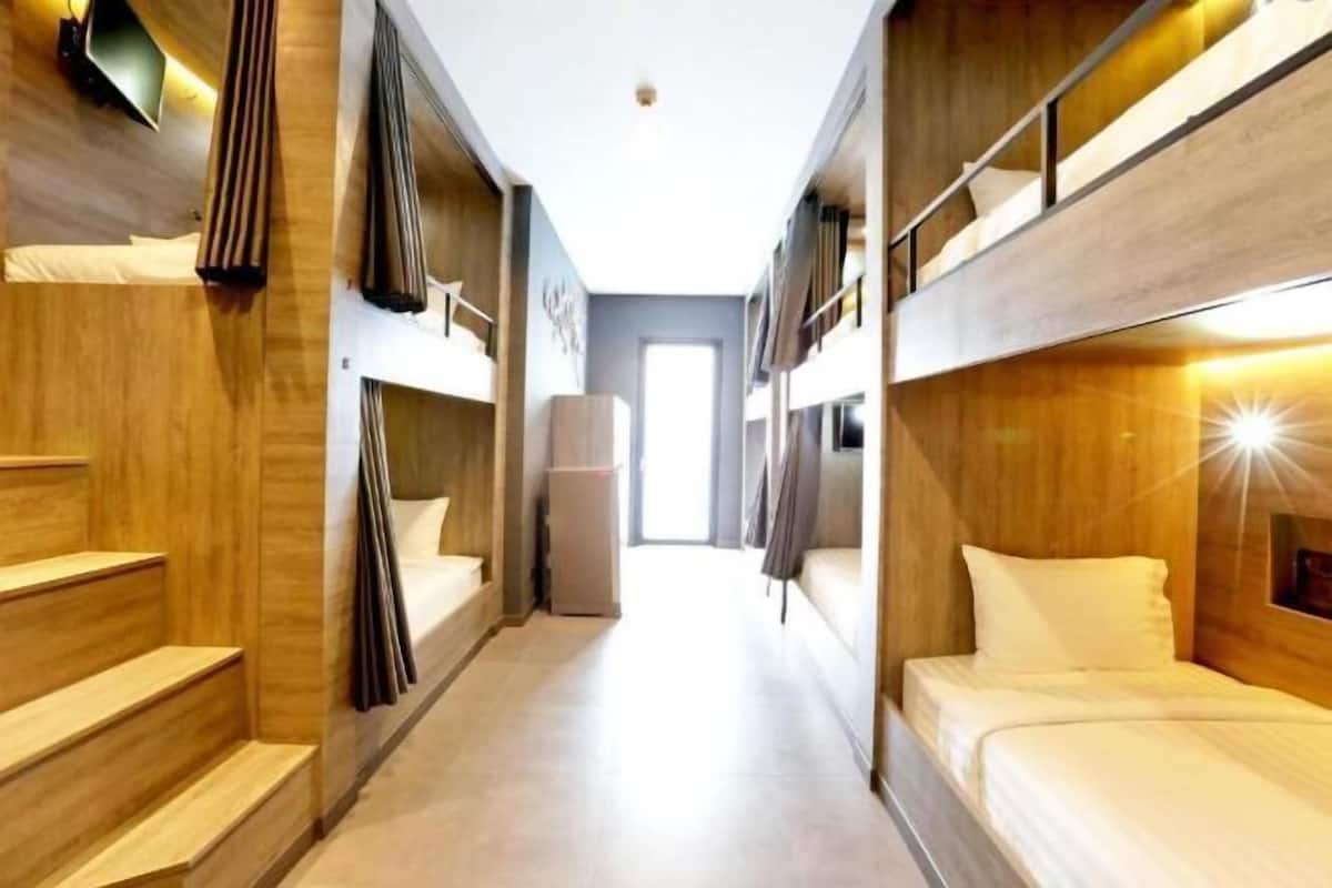 In-room safe, individually decorated, blackout drapes, free WiFi