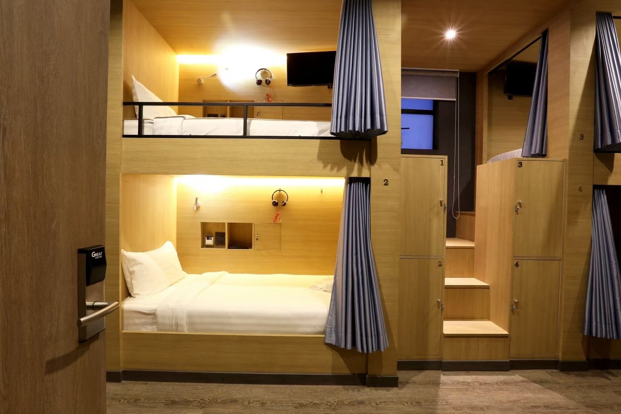 4 Beds Mixed Dormitory | In-room safe, individually decorated, blackout drapes, free WiFi