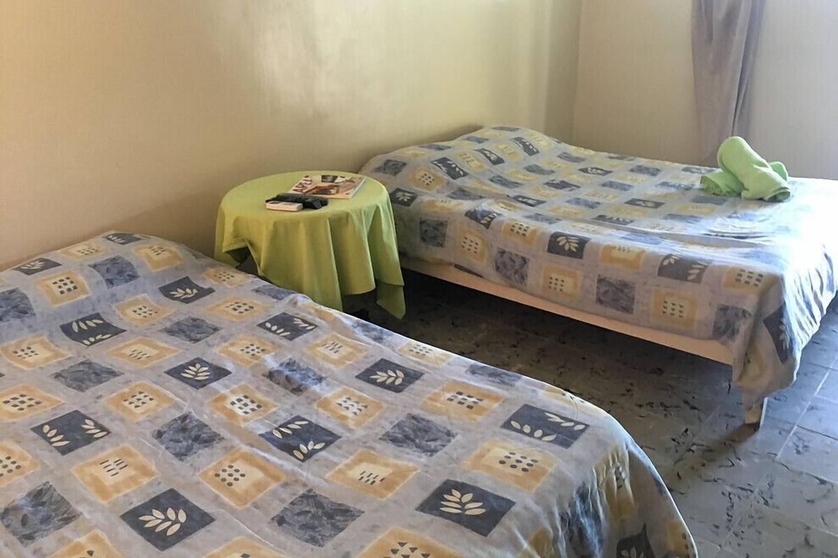 Camera familiare, 2 letti matrimoniali, vista piscina, lato piscina | Wi-Fi gratuito
