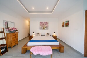 Deluxe-Villa, 3 Schlafzimmer, eigener Pool | 3 Schlafzimmer, Zimmersafe, Bügeleisen/Bügelbrett, kostenlose Babybetten