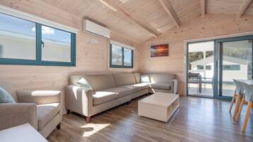 Deluxe Villa | Living area