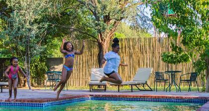 Mochaba Crossing Lodge