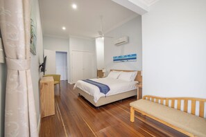 Apartamento executivo, 2 quartos, acesso à piscina (Minimum Age 18) | Roupas de cama premium, individualmente decorados