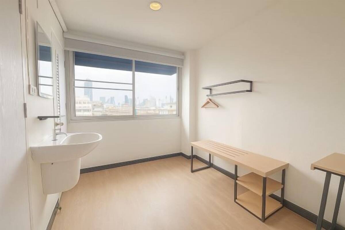 Dusche, kostenlose Toilettenartikel, Haartrockner, Handtücher