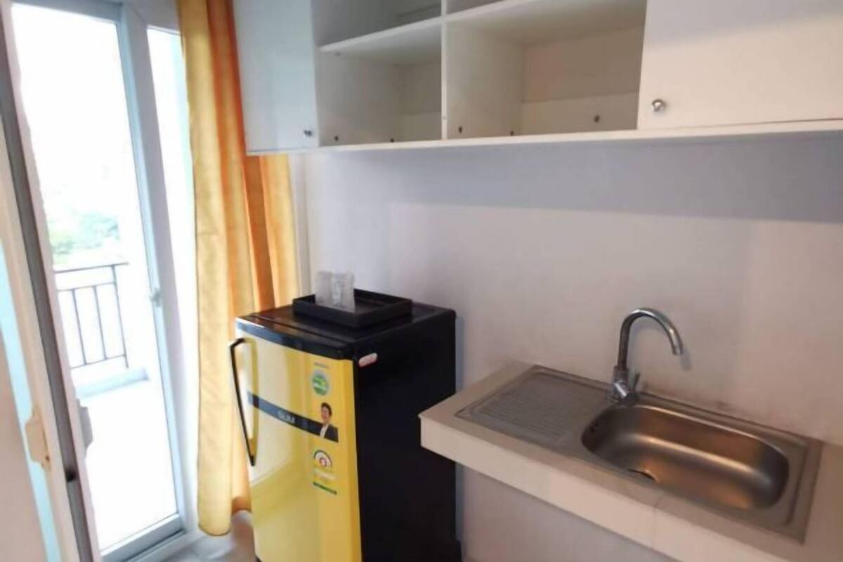 Full-size fridge, electric kettle