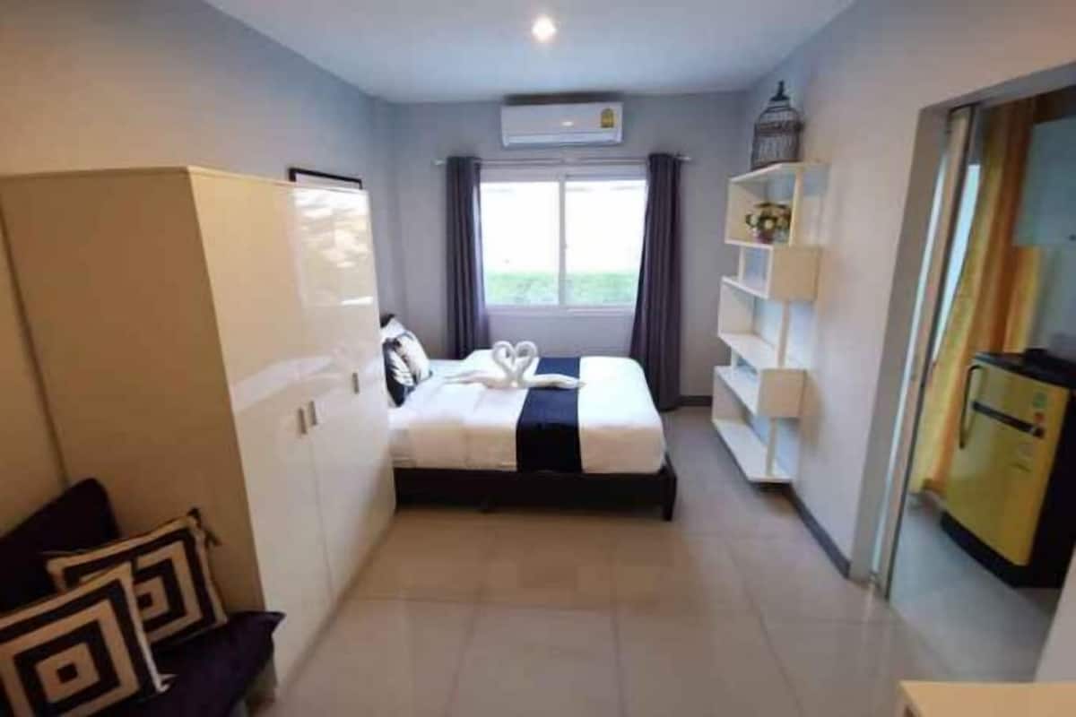 واي فاي مجانًا وملاءات أسرّة