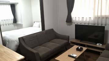 Down comforters, in-room safe, desk, blackout drapes