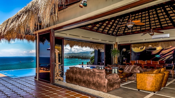 Bar ved poolen