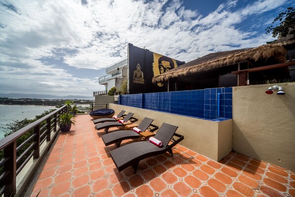 Sun deck - Den Pasar Boracay Villa (Boracay Island)