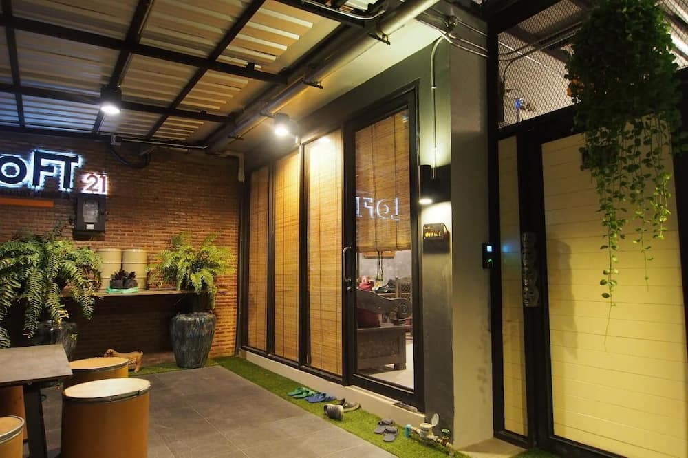 Loft 21 Apartment Romklao