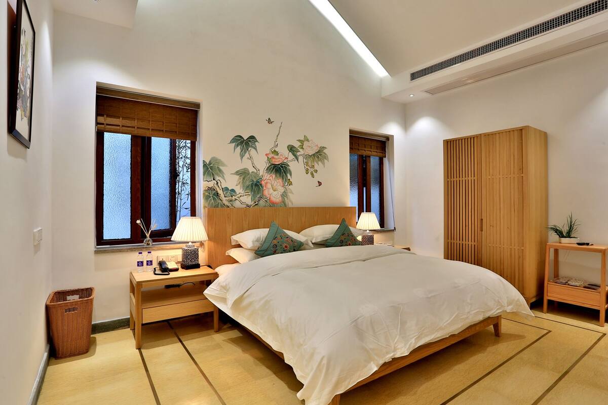 Quarto triplo design (ER SHE) | Roupas de cama premium, individualmente decorados, escrivaninha