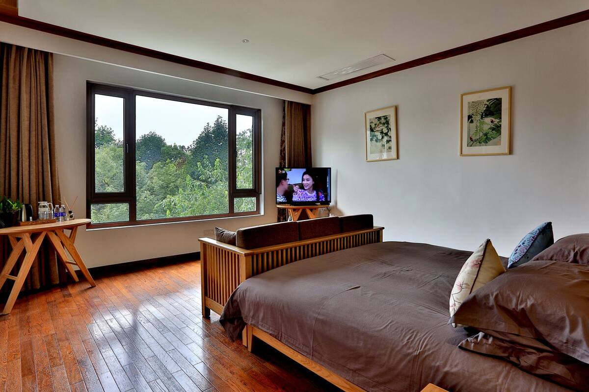Quarto casal premier (XI SHE) | Roupas de cama premium, individualmente decorados, escrivaninha