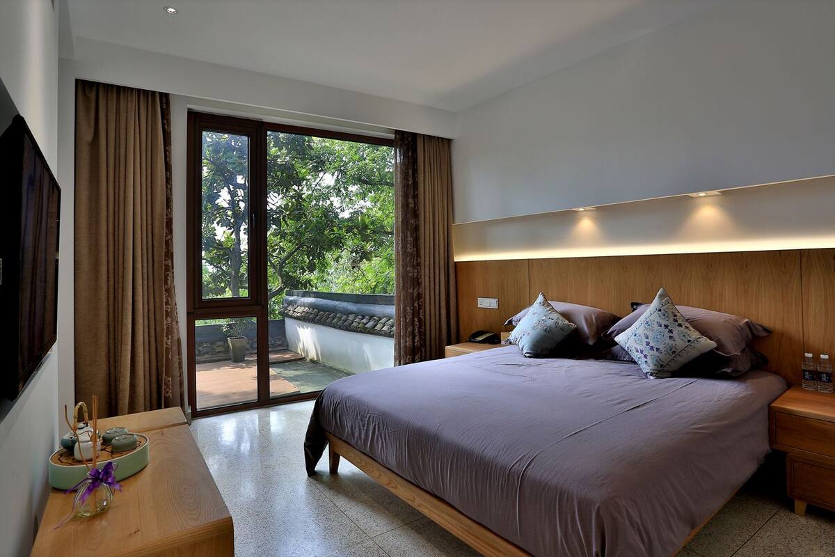 Quarto casal premier (QI SHE) | Roupas de cama premium, individualmente decorados, escrivaninha
