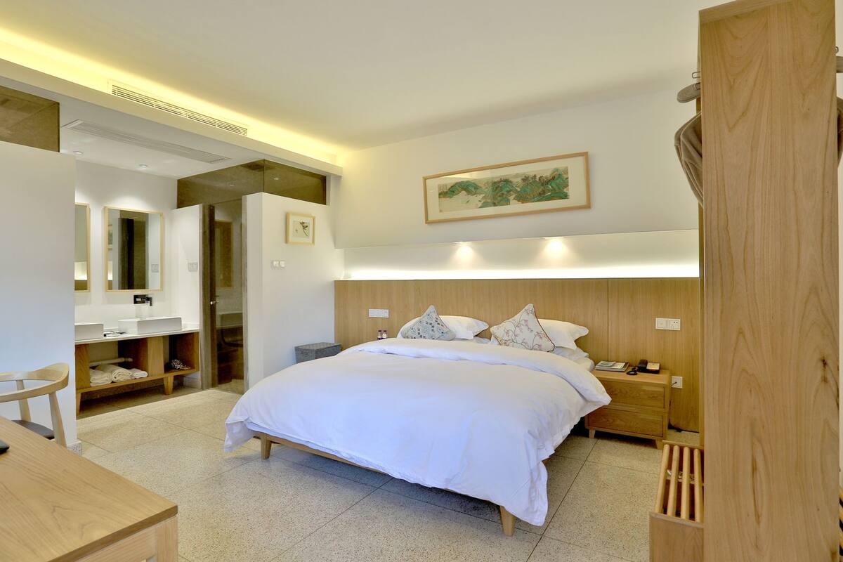 Quarto casal superior (QING YUAN) | Roupas de cama premium, individualmente decorados, escrivaninha