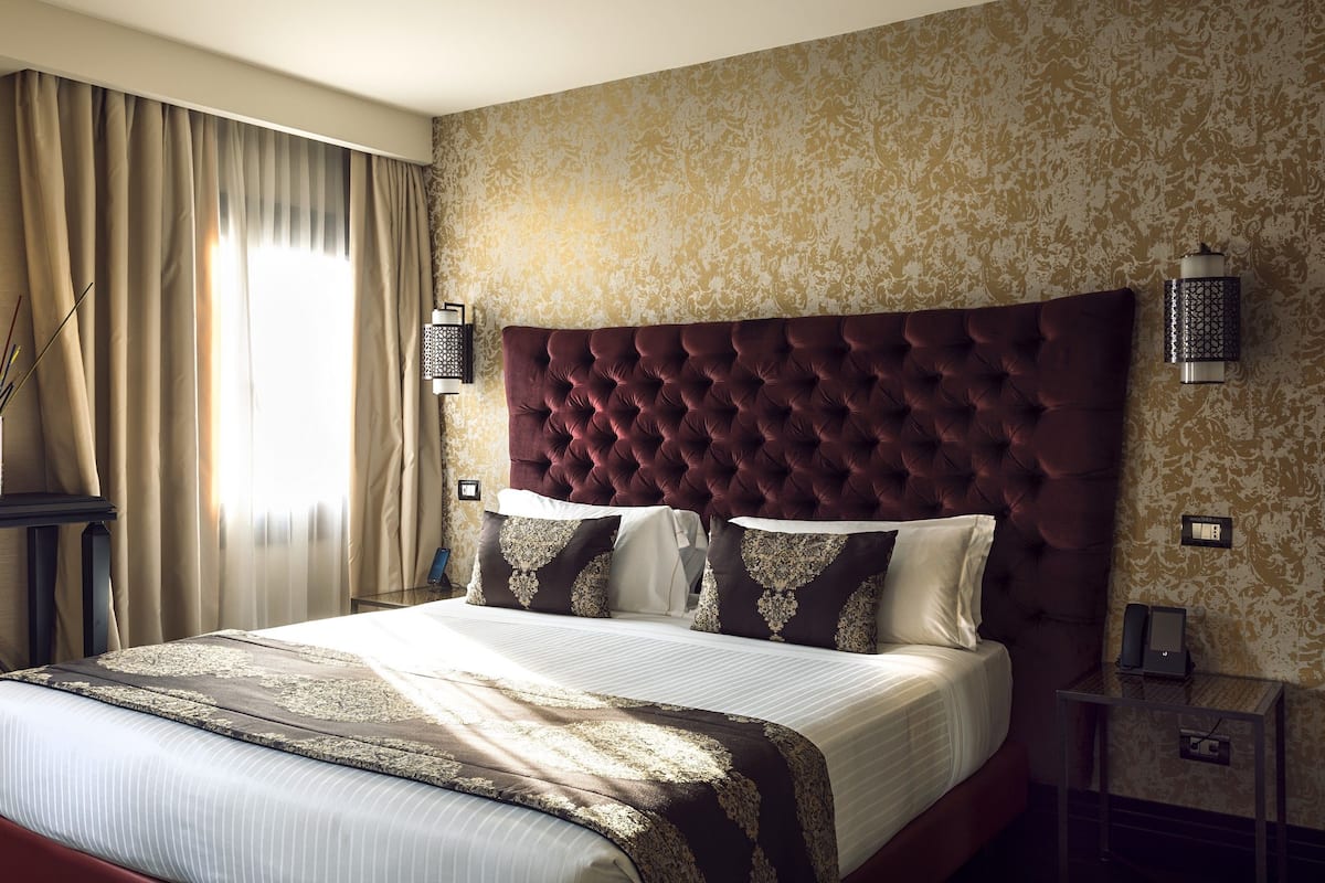 1 bedroom, premium bedding, down duvets, in-room safe
