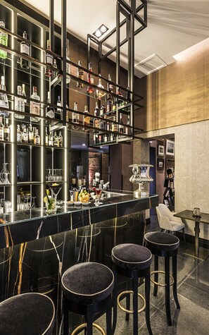 Bar (on property) - The Venice Times (Venice)