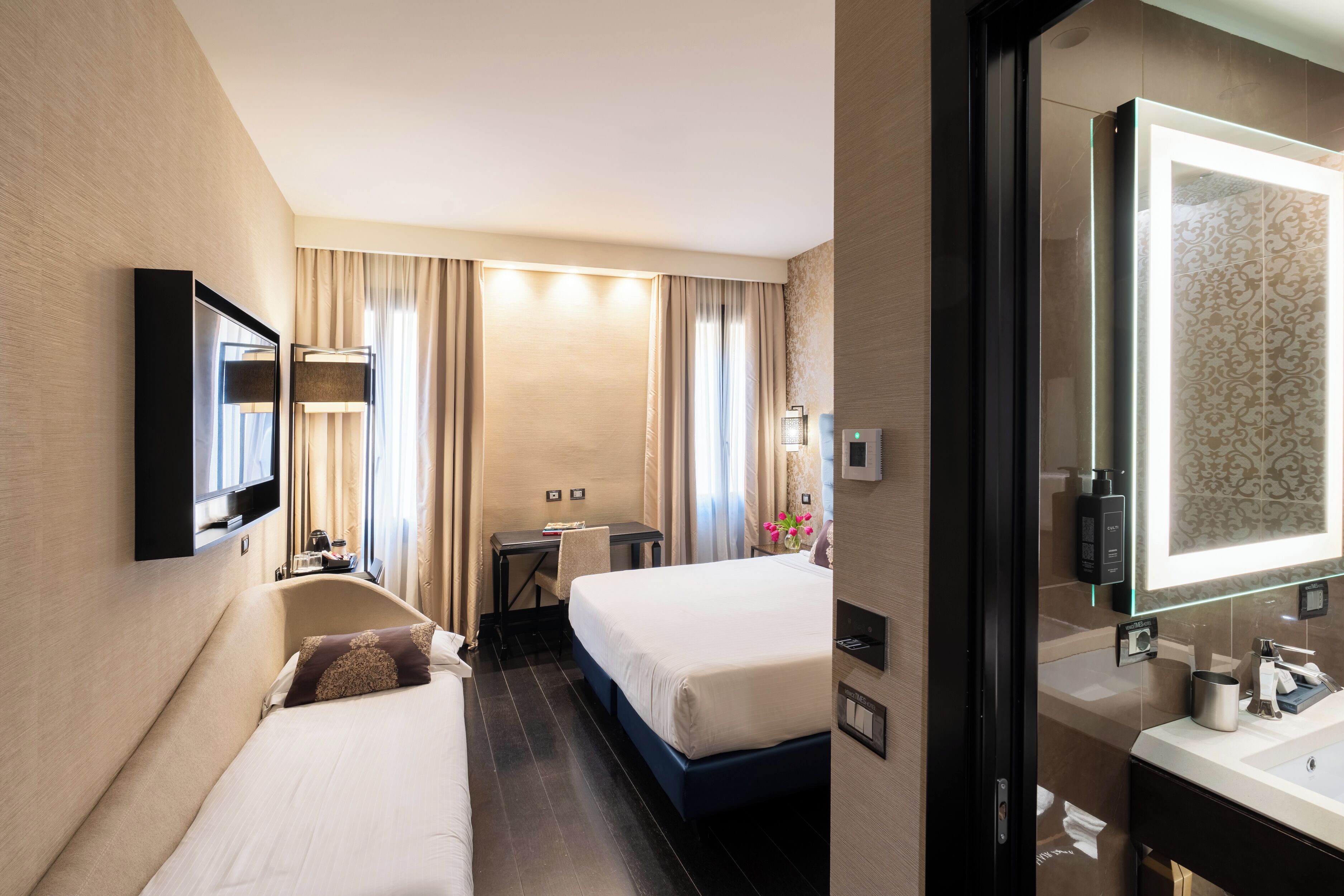 executive room | 1 bedroom, premium bedding, down duvets, in-room safe