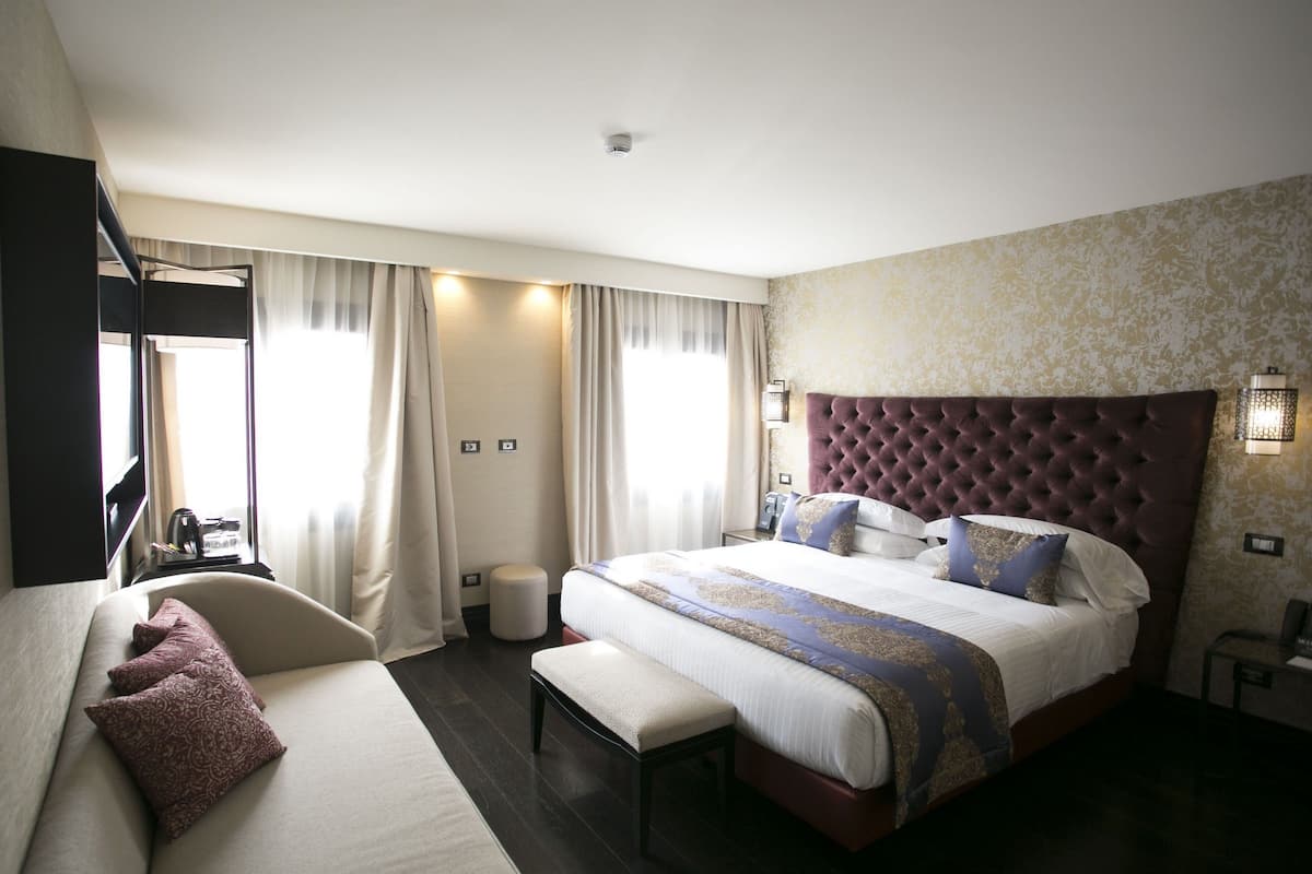 1 bedroom, premium bedding, down duvets, in-room safe
