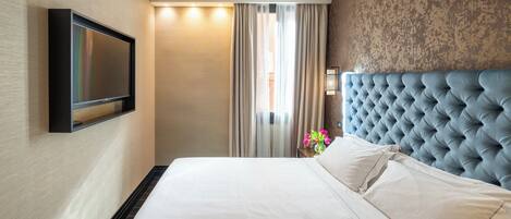 Premium bedding, down comforters, in-room safe, blackout drapes
