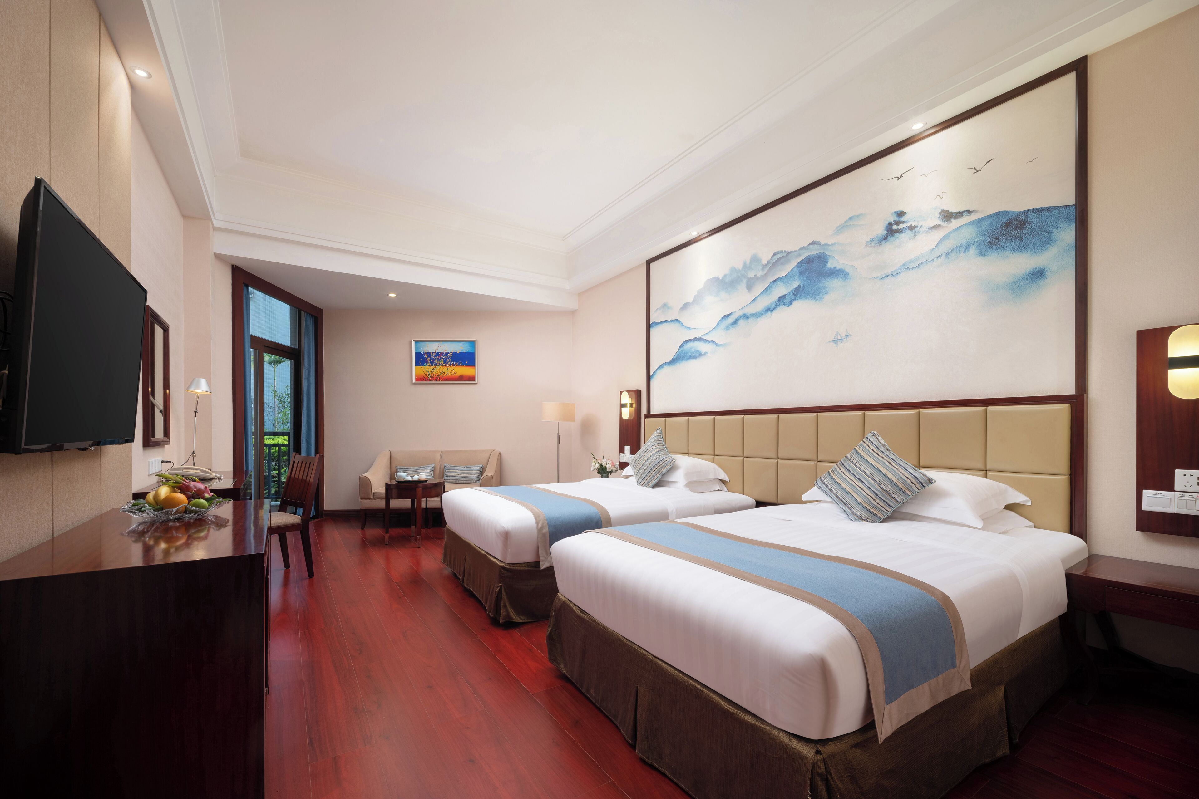 Phòng, quang cảnh vườn | Két bảo mật tại phòng, bàn ủi/dụng cụ ủi quần áo 