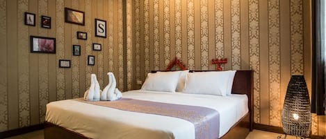 Rollaway beds, free WiFi