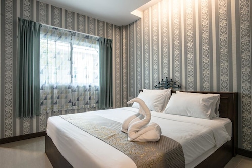 Sunday J Resort & Restaurant