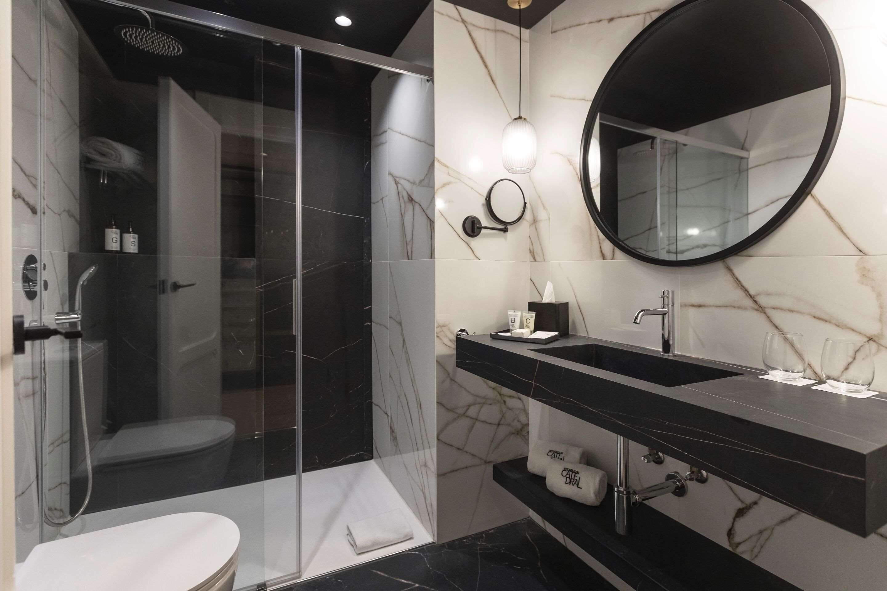 hypo-allergenic bedding, minibar, in-room safe, desk