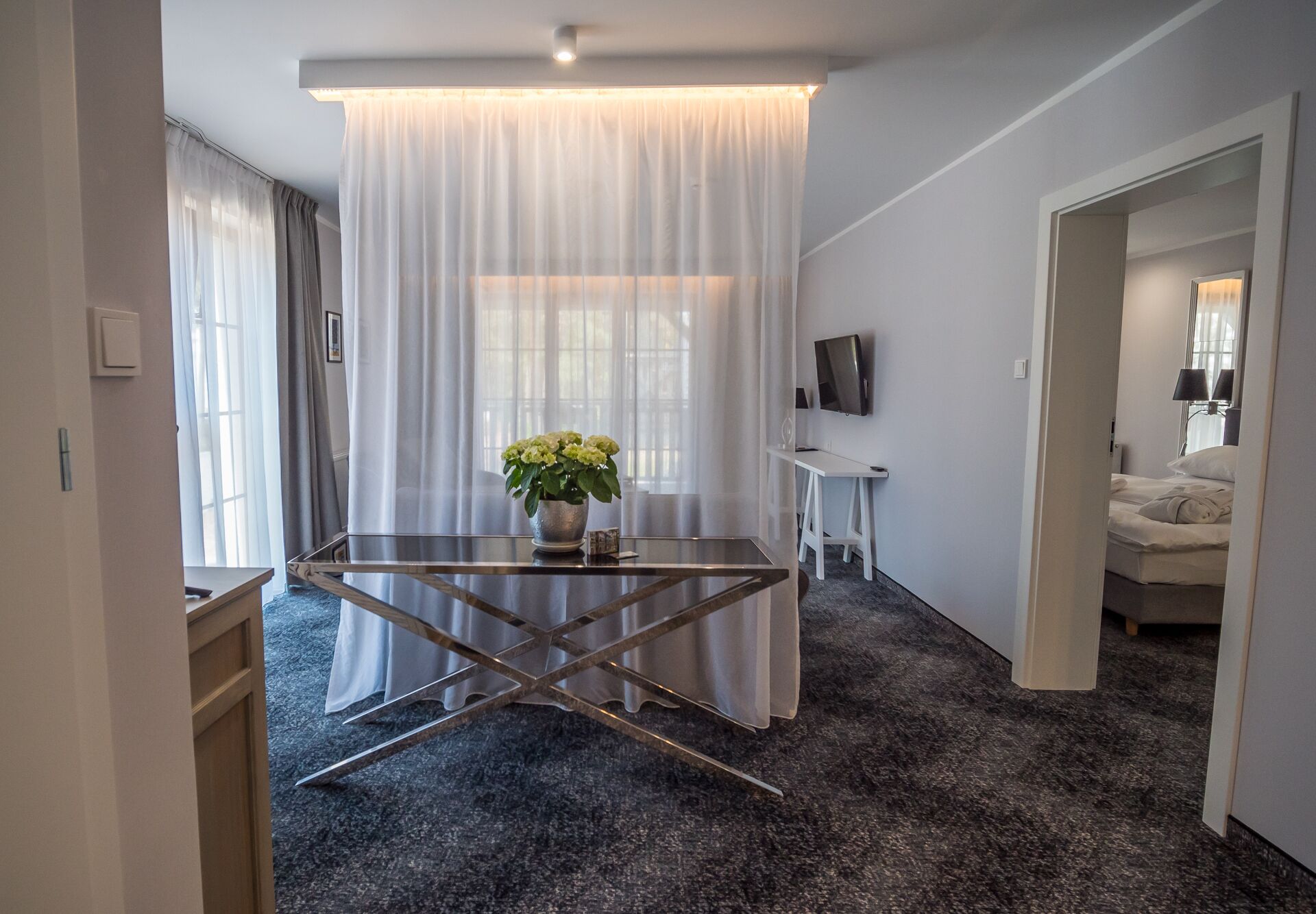 grand apartment, 1 bedroom | in-room safe, desk, soundproofing, cots/infant beds