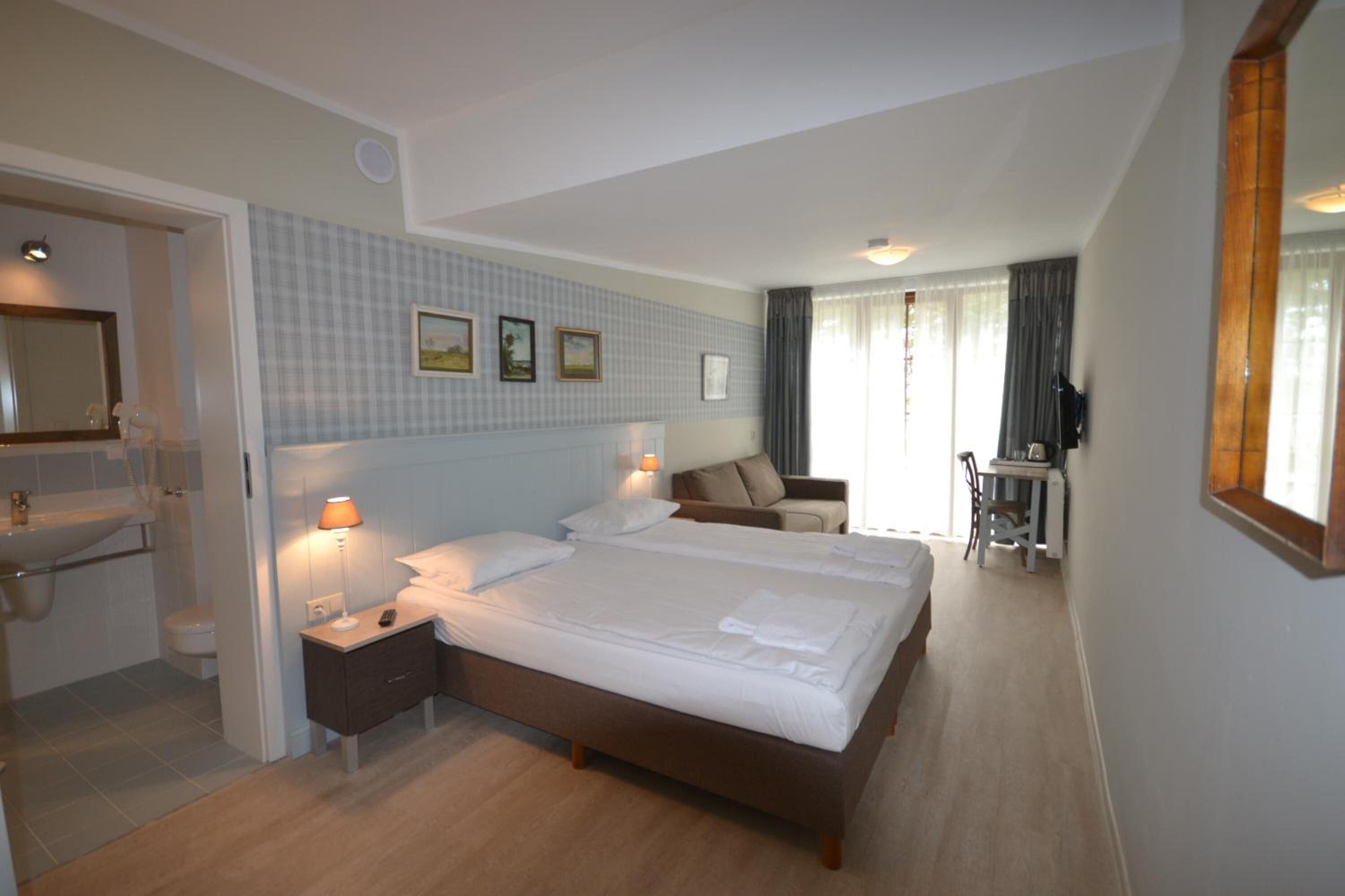 In-room safe, desk, soundproofing, cots/infant beds