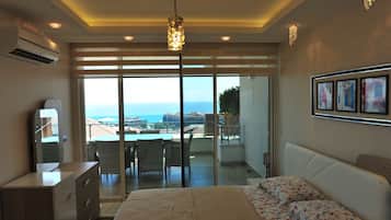 Admiral Premium 1+1 | 2 bedrooms, premium bedding, minibar, individually decorated