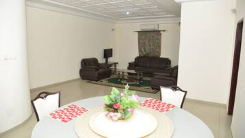 Suite Premium | Escritorio, cortinas blackout y wifi gratis