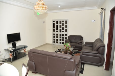 Prestige Suite | Living room | Flat-screen TV. Hotel Star of David