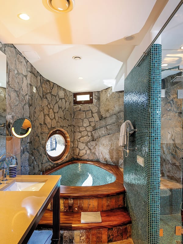 Studio Suite, Private Pool, Sea View (Maritè) | Bathroom | Free toiletries, hair dryer, bathrobes, slippers