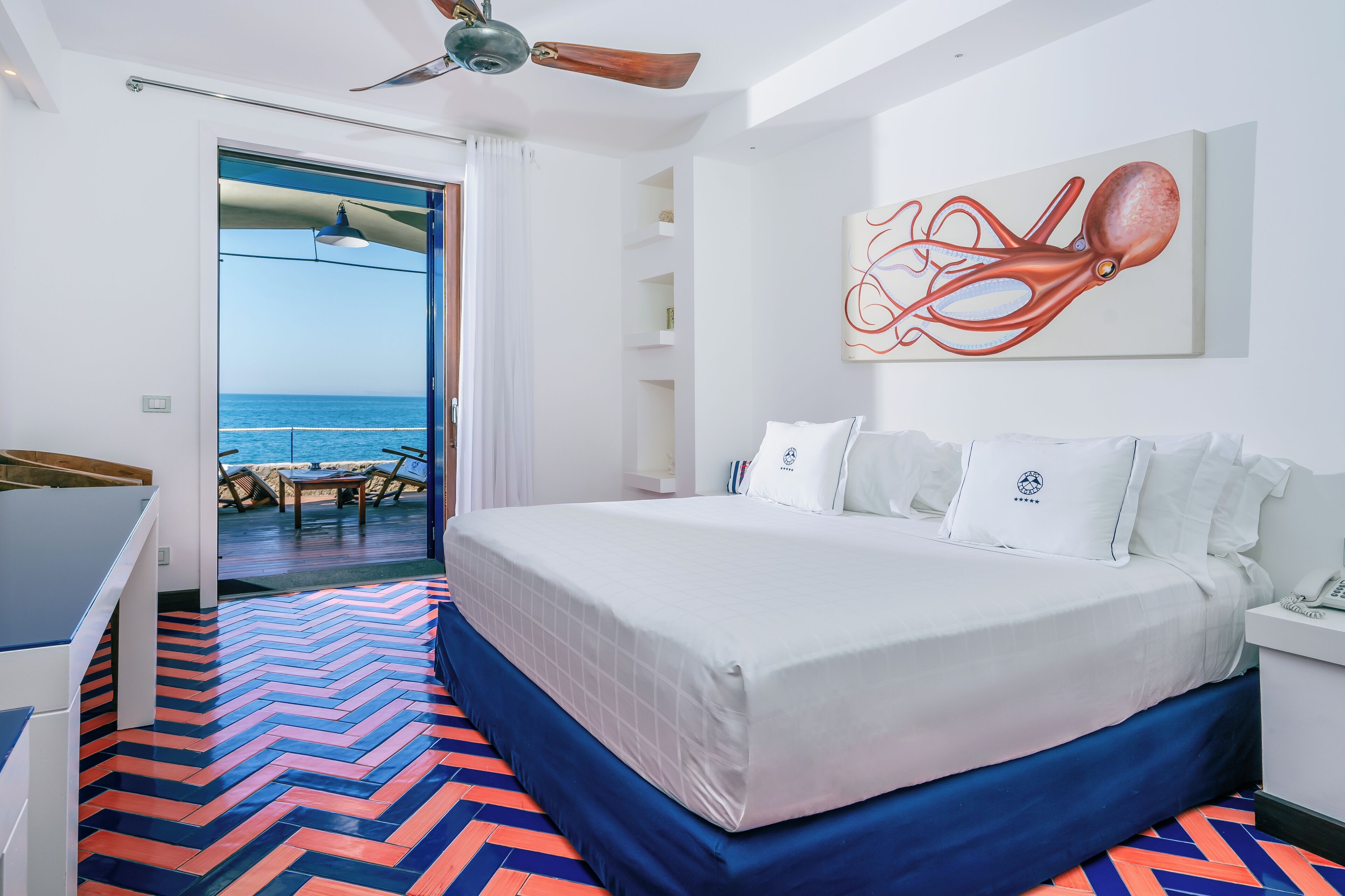 1 bedroom, hypo-allergenic bedding, minibar, in-room safe