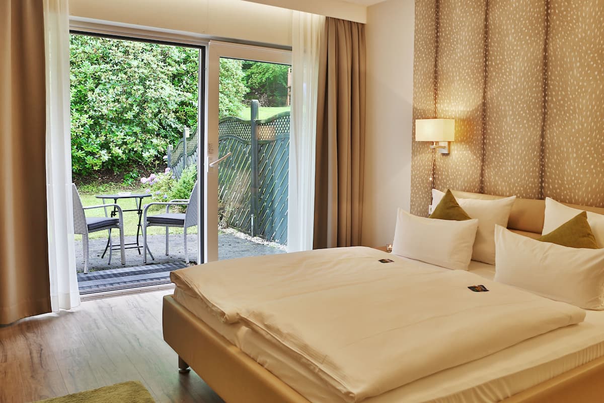 premium bedding, in-room safe, desk, iron/ironing board