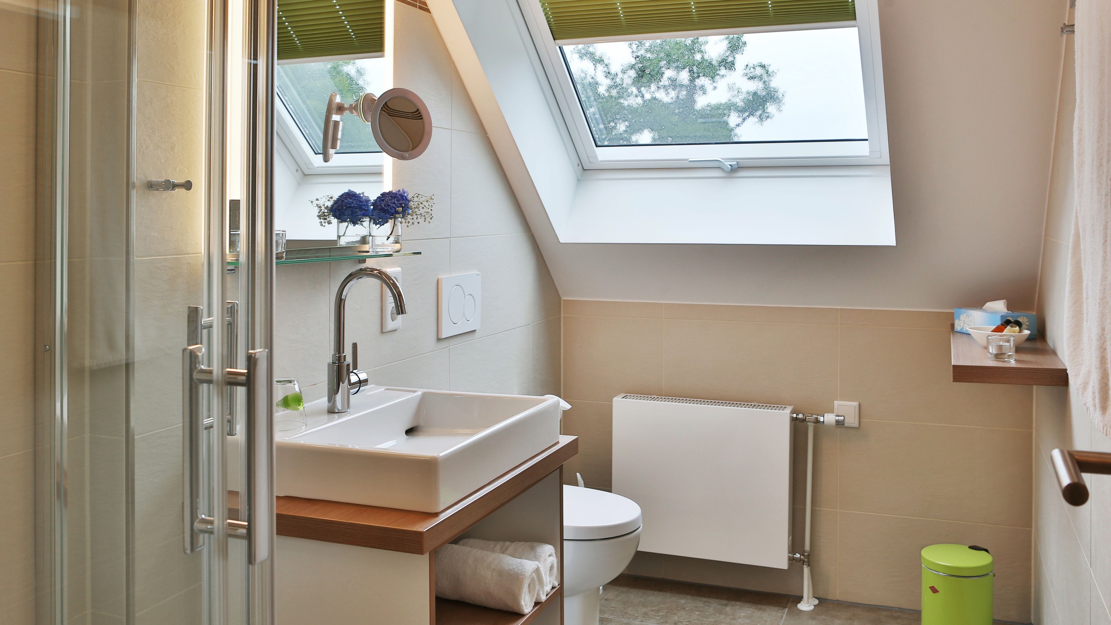 single room | bathroom | shower, free toiletries, hair dryer, towels