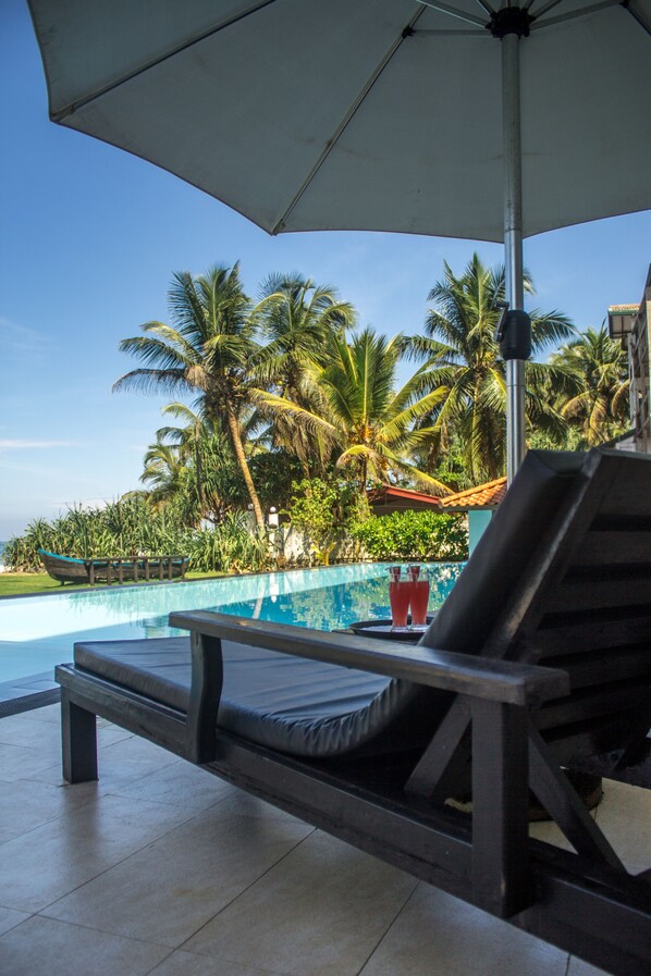 Outdoor pool, sun loungers