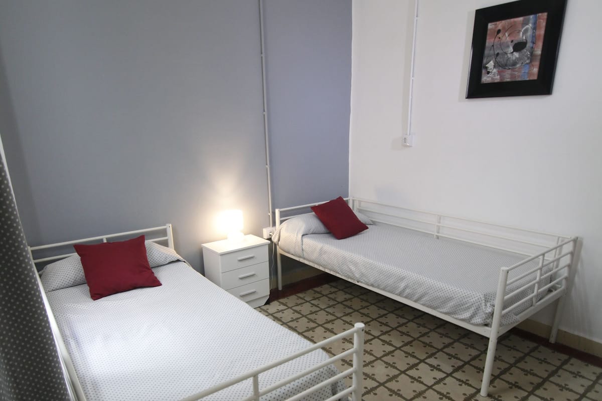 Iron/ironing board, free WiFi