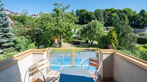 Familie appartement, 1 slaapkamer, balkon, uitzicht op tuin (Kitchen) | Balkon