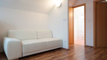 Family Apartment, 2 Bedrooms, Kitchen | Minibar, soundproofing, free WiFi, bed sheets
