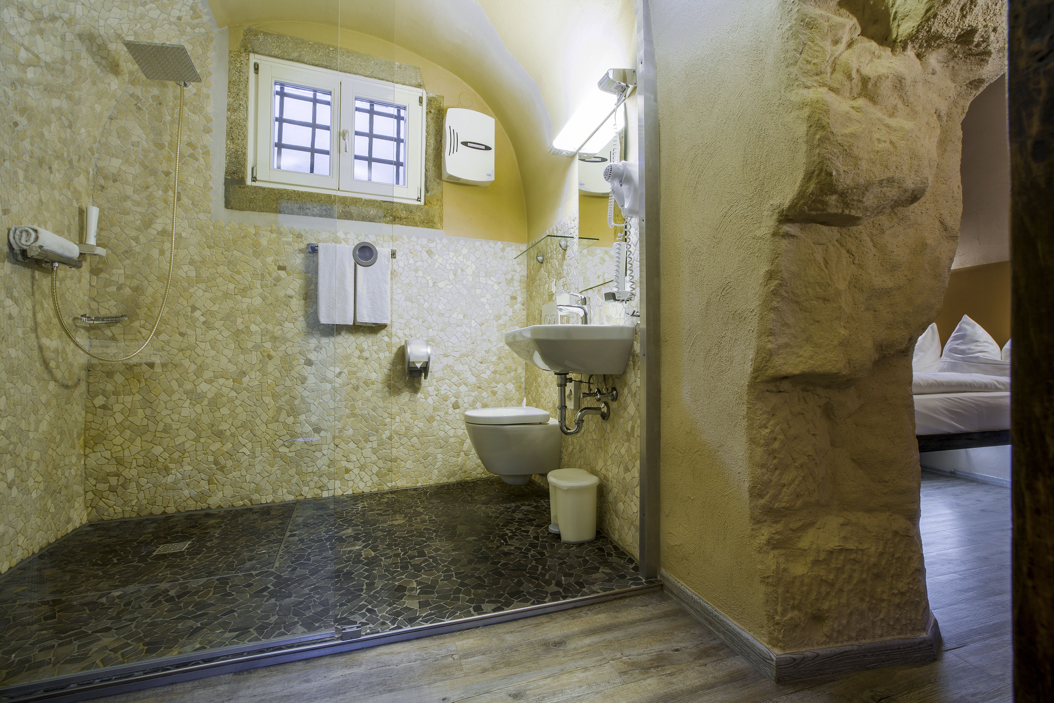 classic double room | desk, laptop workspace, iron/ironing board, cots/infant beds