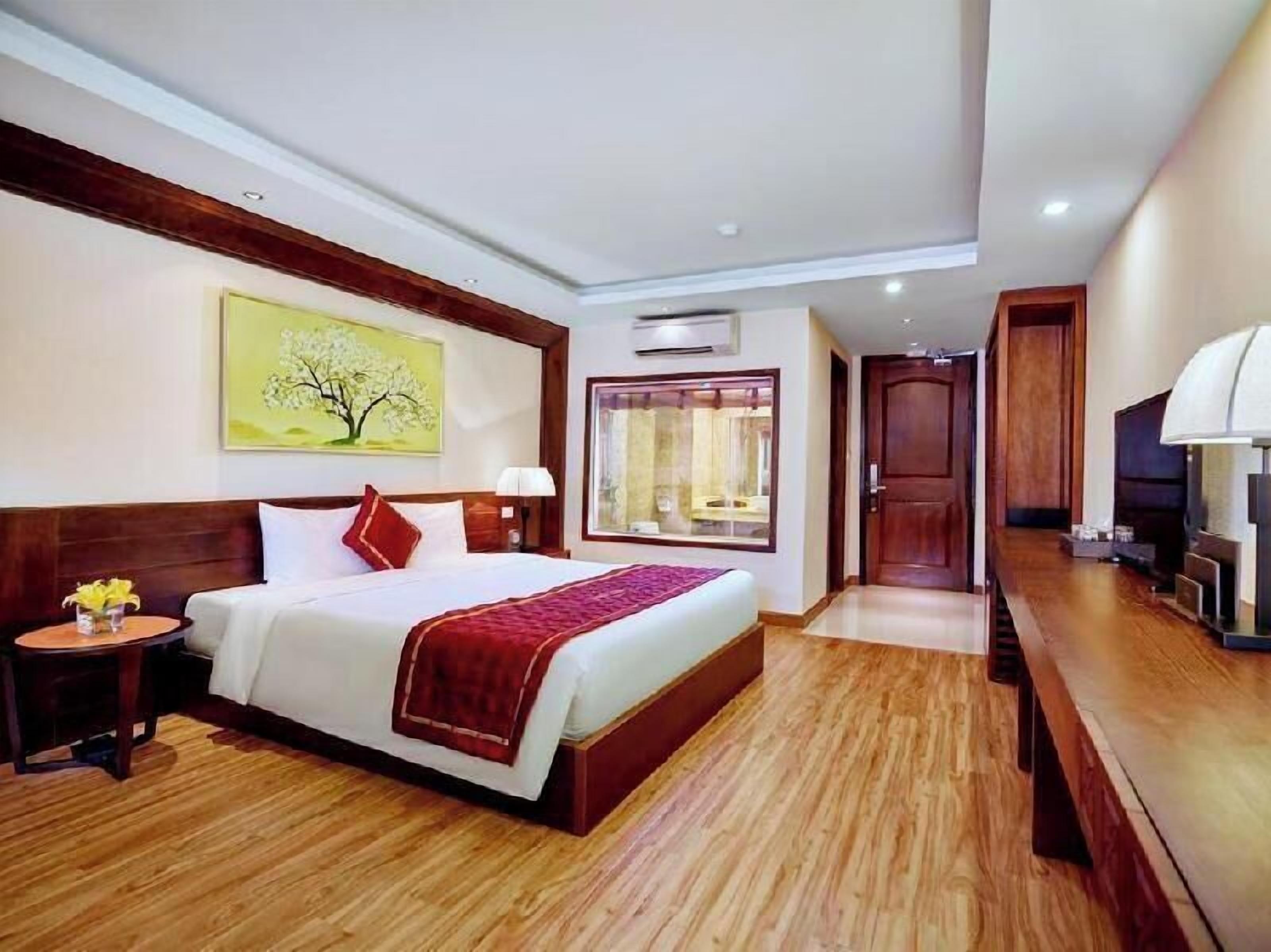 Minibar, in-room safe, desk, blackout drapes